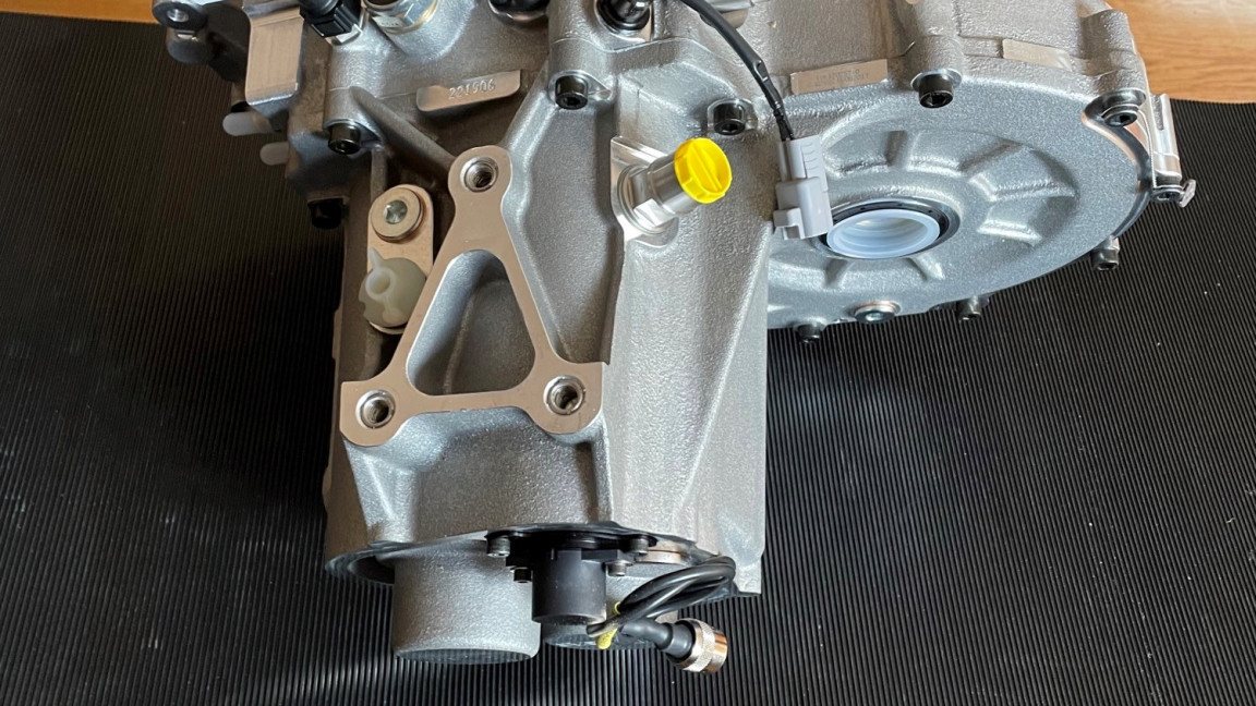 Image 1 of 1, of the SADEV ST75LW Sequential Gearbox – NEW for sale on MotorsportAds.