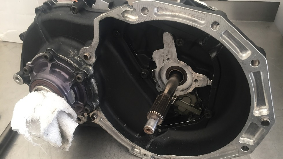 Image 1 of 1, of the SADEV ST82-17 Gearbox for sale on MotorsportAds.