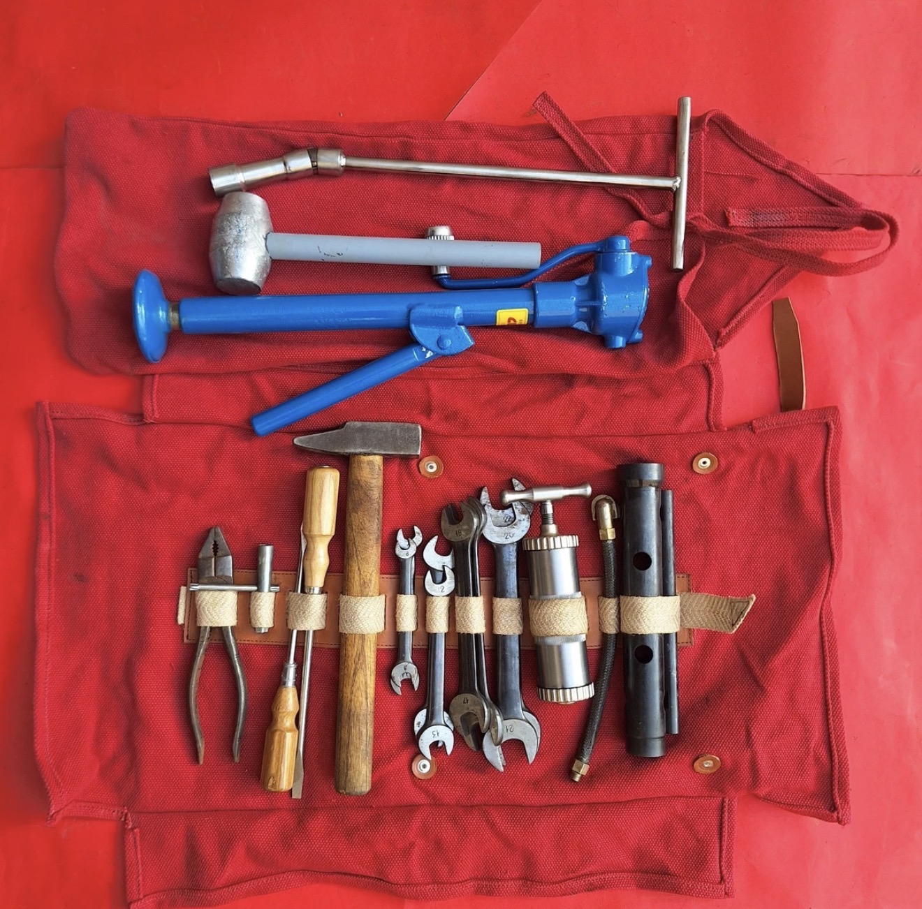 Image 2 of 2, of the 1948-52 FERRARI 166 INTER 195 INTER 212 INTER 340 AMERICA MEXICO TOOL KIT BAG for sale on MotorsportAds.