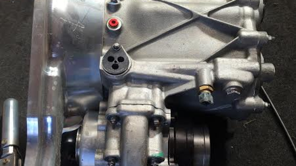 Image 1 of 1, of the Xtrac 516 fully sequential gearbox btcc wtcc for sale on MotorsportAds.