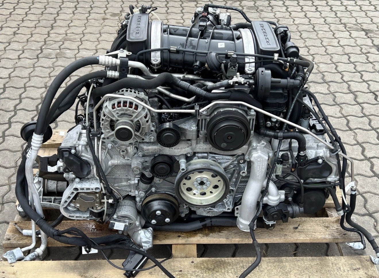 Image 2 of 2, of the 2015 Complete Porsche CAYMAN 981 GT4 3.8 OEM DBX ENGINE SET DBXA MA124 MA1.24 for sale on MotorsportAds.