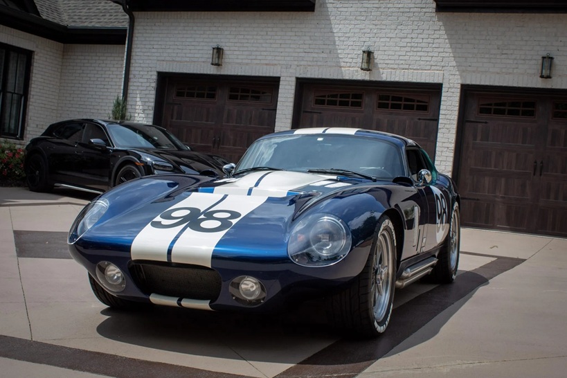 Image 10 of 10, of the 2005 replica Shelby Superformance Daytona Coupe for sale on MotorsportAds.