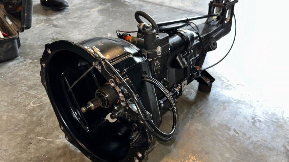 Image 1 of 4, of the Sadev 6 speed sequential transmission for sale on MotorsportAds.